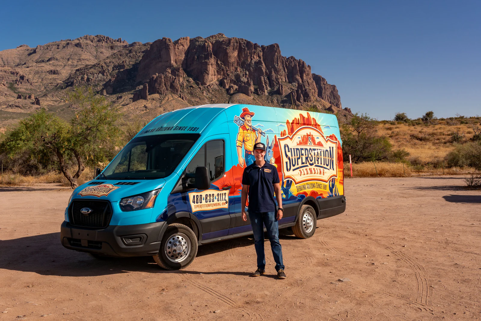 Superstition Plumbing technician working in a Mesa neighborhood